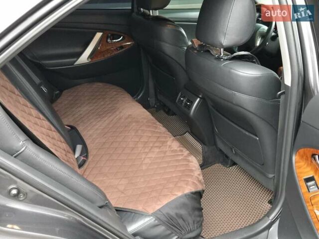 Серый Тойота Камри, объемом двигателя 3.5 л и пробегом 157 тыс. км за 15900 $, фото 13 на Automoto.ua