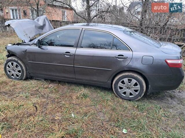 Серый Тойота Камри, объемом двигателя 2.4 л и пробегом 200 тыс. км за 4699 $, фото 15 на Automoto.ua