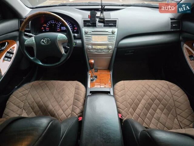 Серый Тойота Камри, объемом двигателя 3.5 л и пробегом 157 тыс. км за 15900 $, фото 19 на Automoto.ua