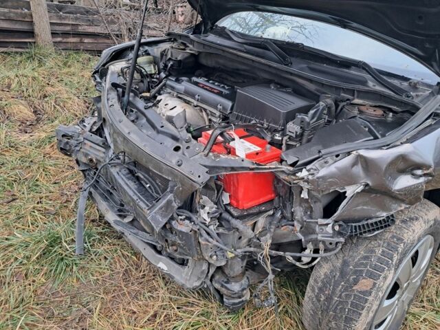 Сірий Тойота Камрі, об'ємом двигуна 2.4 л та пробігом 200 тис. км за 4699 $, фото 8 на Automoto.ua