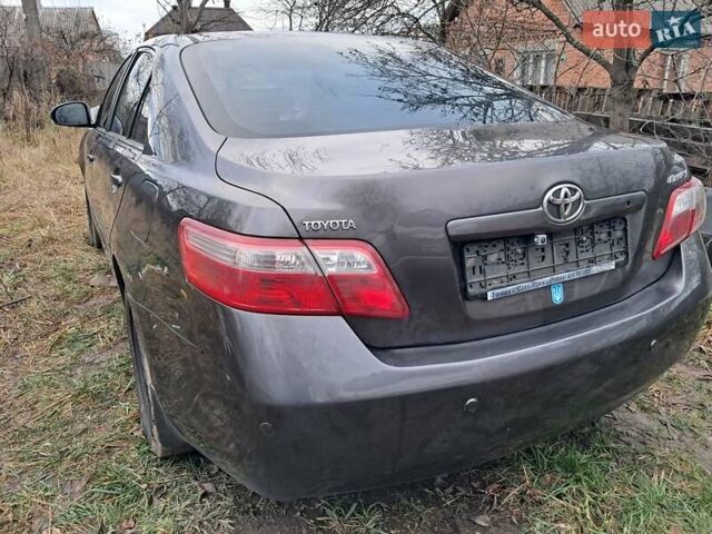 Серый Тойота Камри, объемом двигателя 2.4 л и пробегом 200 тыс. км за 4699 $, фото 22 на Automoto.ua
