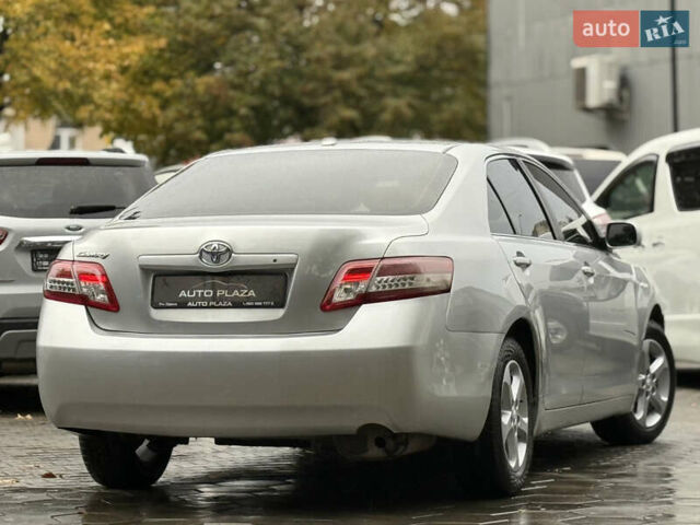Сірий Тойота Камрі, об'ємом двигуна 2.5 л та пробігом 315 тис. км за 8900 $, фото 27 на Automoto.ua