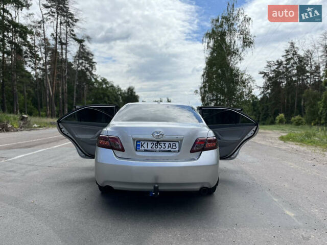 Серый Тойота Камри, объемом двигателя 2.5 л и пробегом 270 тыс. км за 8800 $, фото 15 на Automoto.ua
