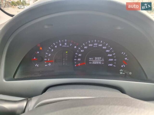 Серый Тойота Камри, объемом двигателя 2.36 л и пробегом 203 тыс. км за 9500 $, фото 15 на Automoto.ua