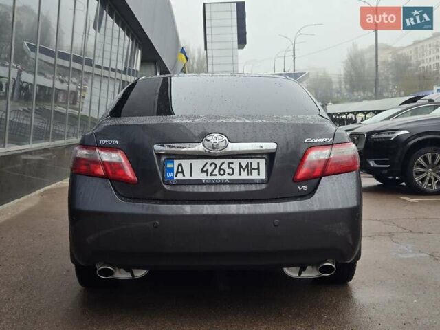 Серый Тойота Камри, объемом двигателя 3.5 л и пробегом 157 тыс. км за 15900 $, фото 5 на Automoto.ua