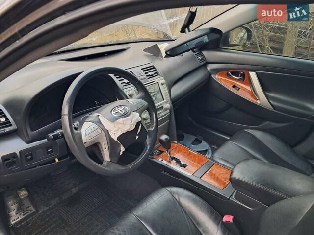 Серый Тойота Камри, объемом двигателя 2.4 л и пробегом 200 тыс. км за 4699 $, фото 26 на Automoto.ua