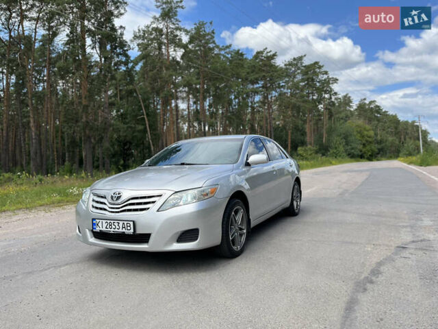 Серый Тойота Камри, объемом двигателя 2.5 л и пробегом 270 тыс. км за 8800 $, фото 9 на Automoto.ua