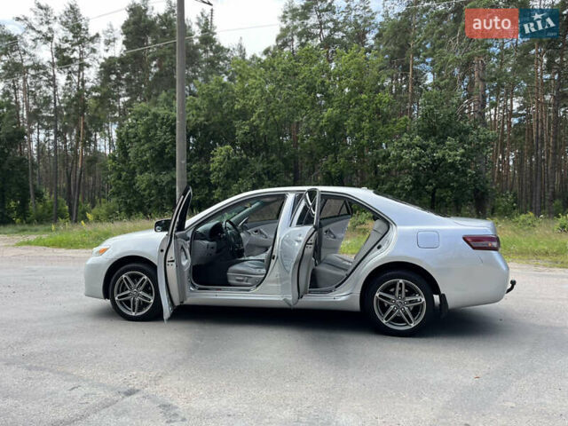 Серый Тойота Камри, объемом двигателя 2.5 л и пробегом 270 тыс. км за 8800 $, фото 13 на Automoto.ua