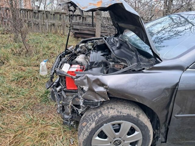 Серый Тойота Камри, объемом двигателя 2.4 л и пробегом 200 тыс. км за 4699 $, фото 6 на Automoto.ua