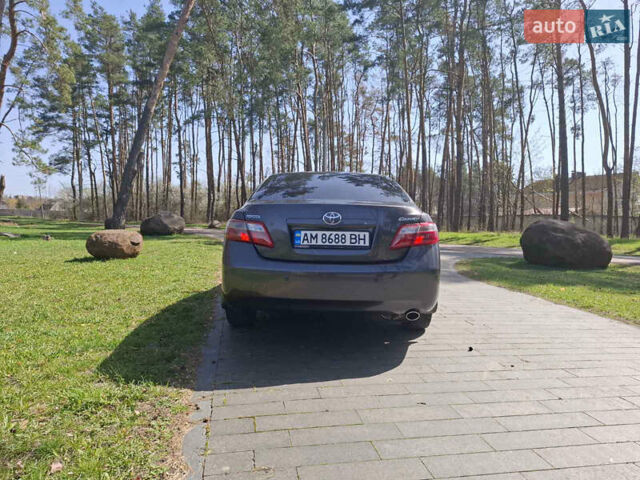 Сірий Тойота Камрі, об'ємом двигуна 2.4 л та пробігом 190 тис. км за 11000 $, фото 5 на Automoto.ua
