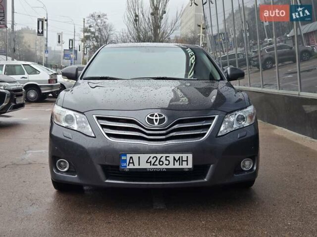 Серый Тойота Камри, объемом двигателя 3.5 л и пробегом 157 тыс. км за 15900 $, фото 2 на Automoto.ua