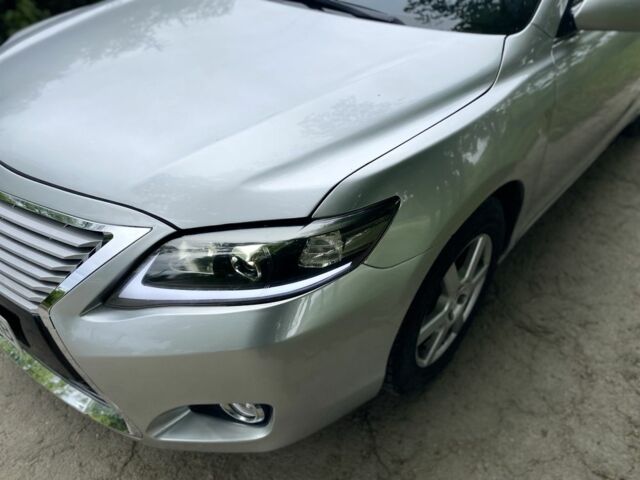 Серый Тойота Камри, объемом двигателя 2.5 л и пробегом 295 тыс. км за 7400 $, фото 2 на Automoto.ua