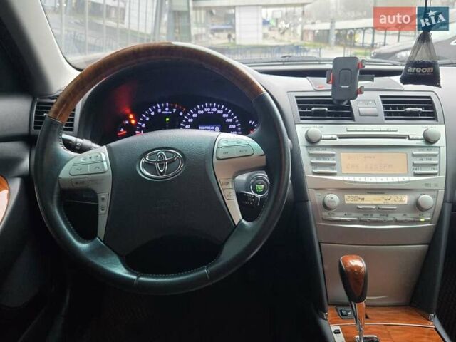 Серый Тойота Камри, объемом двигателя 3.5 л и пробегом 157 тыс. км за 15900 $, фото 20 на Automoto.ua
