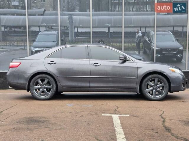 Серый Тойота Камри, объемом двигателя 3.5 л и пробегом 157 тыс. км за 15900 $, фото 6 на Automoto.ua