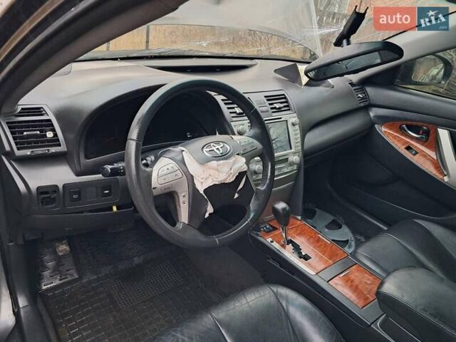 Серый Тойота Камри, объемом двигателя 2.4 л и пробегом 200 тыс. км за 4699 $, фото 37 на Automoto.ua