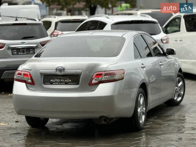 Сірий Тойота Камрі, об'ємом двигуна 2.5 л та пробігом 315 тис. км за 8900 $, фото 26 на Automoto.ua