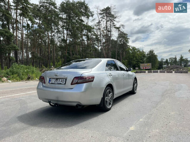 Серый Тойота Камри, объемом двигателя 2.5 л и пробегом 270 тыс. км за 8800 $, фото 20 на Automoto.ua