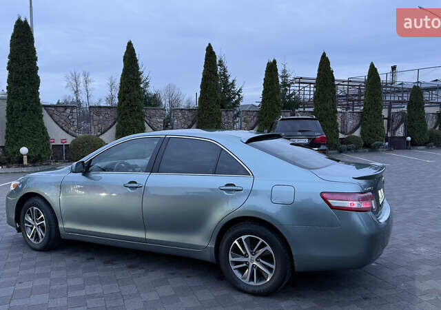 Сірий Тойота Камрі, об'ємом двигуна 2.49 л та пробігом 240 тис. км за 8500 $, фото 4 на Automoto.ua