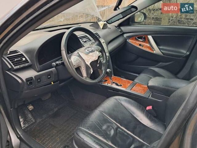 Серый Тойота Камри, объемом двигателя 2.4 л и пробегом 200 тыс. км за 4699 $, фото 38 на Automoto.ua