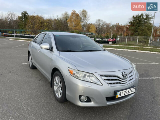 Тойота Камри 2011 в Киеве на Automoto.ua Серый Тойота Камри, объемом двигателя 2.4 л и пробегом 191 тыс. км за 10800 $, фото 3 на Automoto.ua