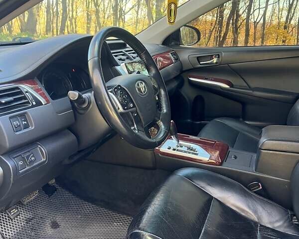 Тойота Камри 2011 в Хмельницком на Automoto.ua Серый Тойота Камри, объемом двигателя 2.5 л и пробегом 252 тыс. км за 12400 $, фото 12 на Automoto.ua