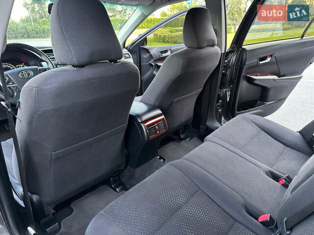 Серый Тойота Камри, объемом двигателя 2.5 л и пробегом 145 тыс. км за 13400 $, фото 25 на Automoto.ua