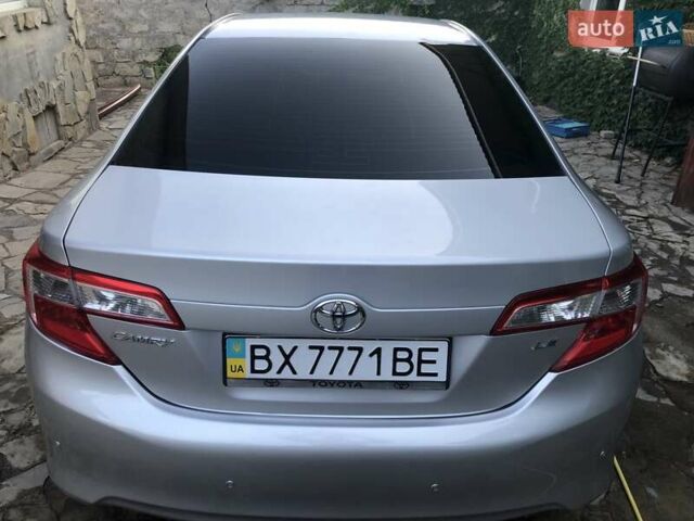 Серый Тойота Камри, объемом двигателя 2.5 л и пробегом 250 тыс. км за 10000 $, фото 7 на Automoto.ua