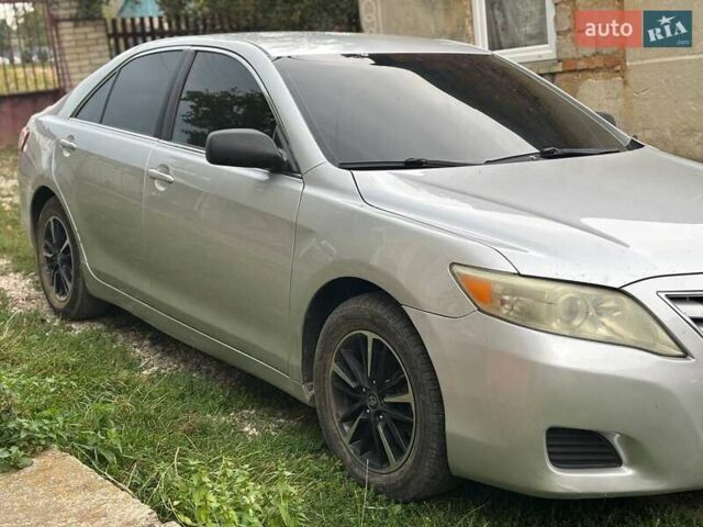 Сірий Тойота Камрі, об'ємом двигуна 2.5 л та пробігом 310 тис. км за 8499 $, фото 4 на Automoto.ua