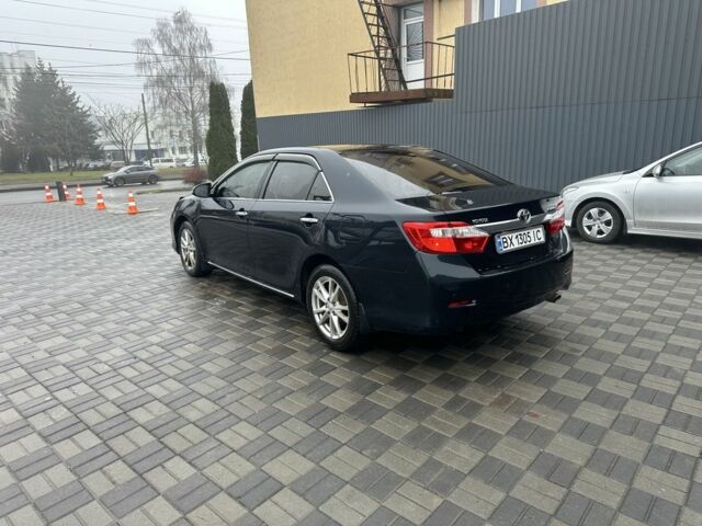 Серый Тойота Камри, объемом двигателя 2.5 л и пробегом 240 тыс. км за 10999 $, фото 1 на Automoto.ua