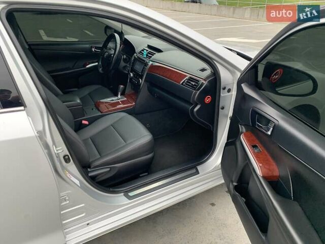 Серый Тойота Камри, объемом двигателя 2.49 л и пробегом 196 тыс. км за 12300 $, фото 75 на Automoto.ua
