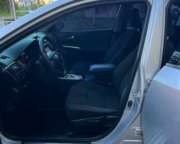 Сірий Тойота Камрі, об'ємом двигуна 2.5 л та пробігом 291 тис. км за 9999 $, фото 19 на Automoto.ua