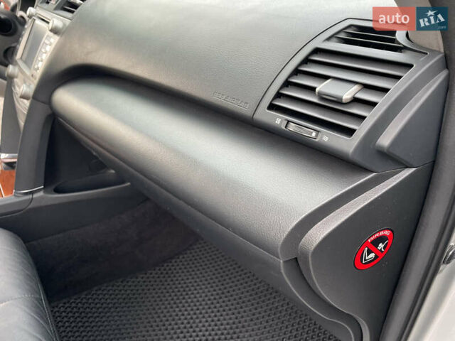 Тойота Камри 2011 в Киеве на Automoto.ua Серый Тойота Камри, объемом двигателя 2.4 л и пробегом 191 тыс. км за 10800 $, фото 31 на Automoto.ua