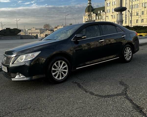 Серый Тойота Камри, объемом двигателя 2.49 л и пробегом 155 тыс. км за 12500 $, фото 10 на Automoto.ua