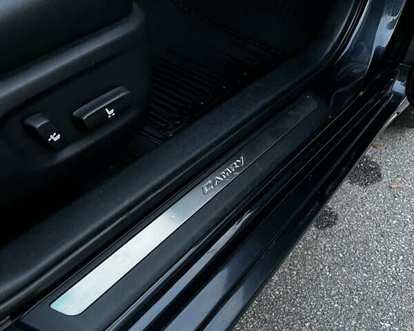 Серый Тойота Камри, объемом двигателя 2.49 л и пробегом 155 тыс. км за 12500 $, фото 25 на Automoto.ua