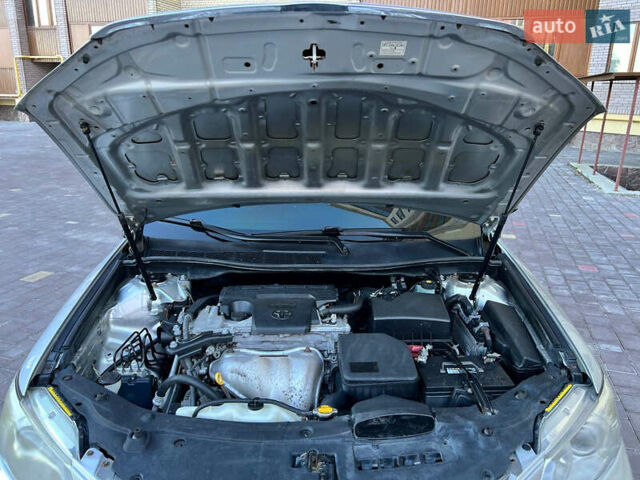 Сірий Тойота Камрі, об'ємом двигуна 2.5 л та пробігом 291 тис. км за 9999 $, фото 32 на Automoto.ua