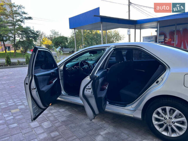 Сірий Тойота Камрі, об'ємом двигуна 2.5 л та пробігом 291 тис. км за 9999 $, фото 21 на Automoto.ua