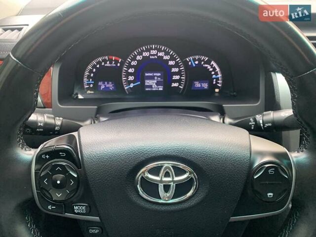 Серый Тойота Камри, объемом двигателя 2.49 л и пробегом 196 тыс. км за 12300 $, фото 91 на Automoto.ua