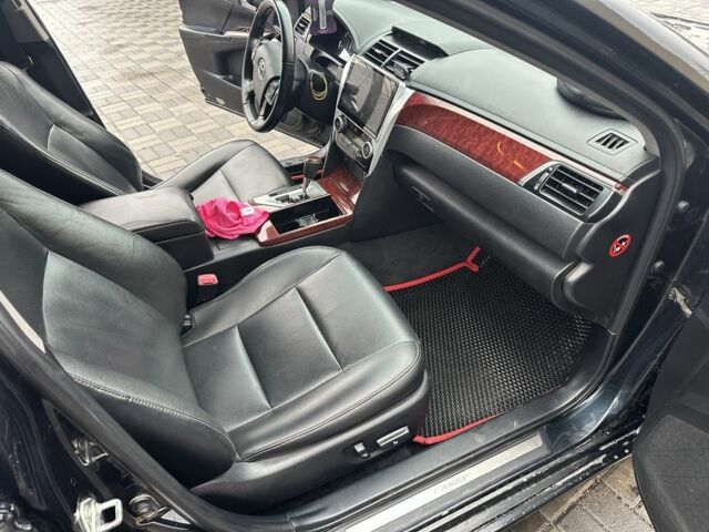 Серый Тойота Камри, объемом двигателя 2.5 л и пробегом 240 тыс. км за 10999 $, фото 5 на Automoto.ua