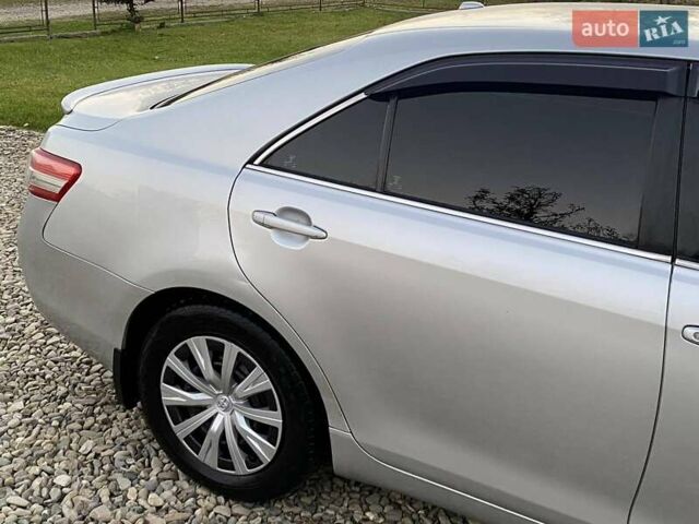 Серый Тойота Камри, объемом двигателя 2.49 л и пробегом 200 тыс. км за 8500 $, фото 4 на Automoto.ua