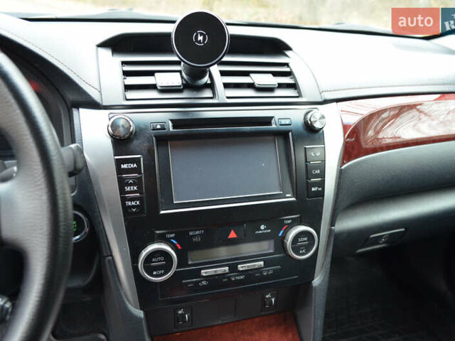 Серый Тойота Камри, объемом двигателя 2.5 л и пробегом 232 тыс. км за 11900 $, фото 7 на Automoto.ua