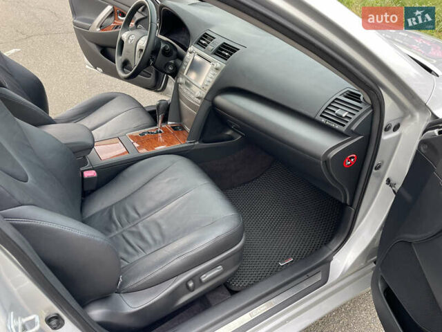Тойота Камри 2011 в Киеве на Automoto.ua Серый Тойота Камри, объемом двигателя 2.4 л и пробегом 191 тыс. км за 10800 $, фото 11 на Automoto.ua