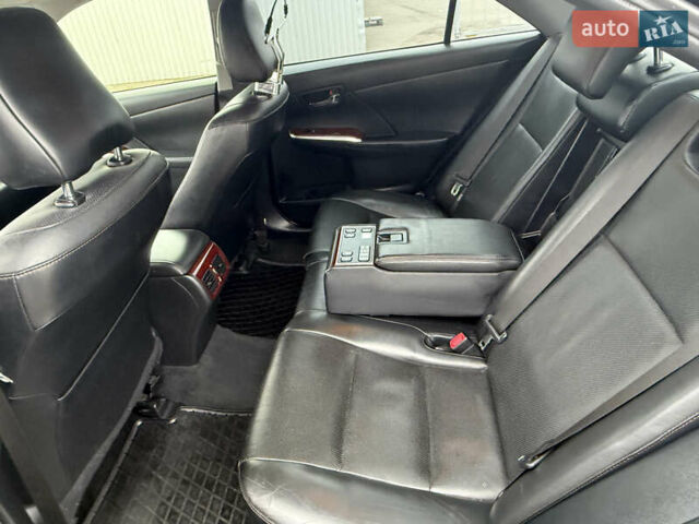 Серый Тойота Камри, объемом двигателя 2.5 л и пробегом 232 тыс. км за 11900 $, фото 10 на Automoto.ua