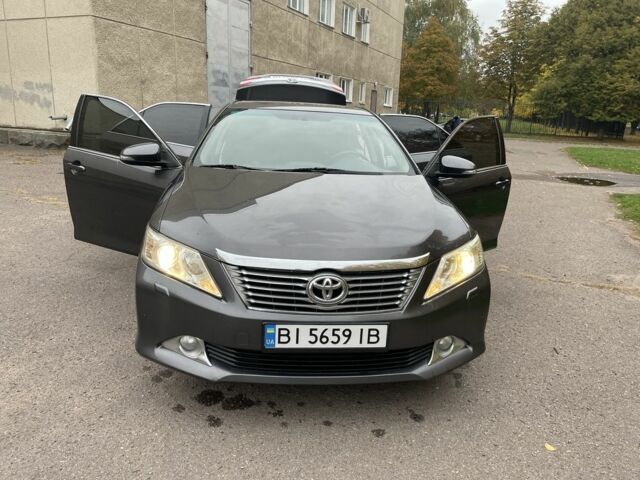 Серый Тойота Камри, объемом двигателя 2.5 л и пробегом 262 тыс. км за 13500 $, фото 11 на Automoto.ua