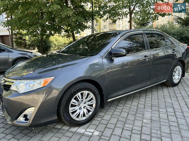 Сірий Тойота Камрі, об'ємом двигуна 2.5 л та пробігом 264 тис. км за 11500 $, фото 11 на Automoto.ua