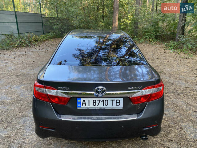 Серый Тойота Камри, объемом двигателя 2.49 л и пробегом 238 тыс. км за 11500 $, фото 3 на Automoto.ua