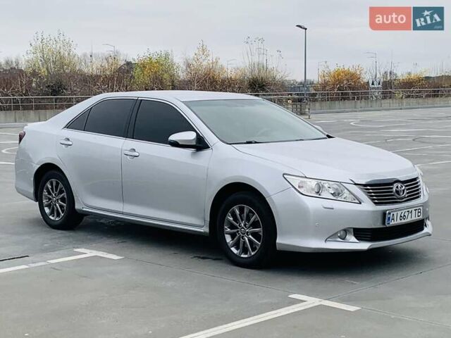 Серый Тойота Камри, объемом двигателя 2.49 л и пробегом 196 тыс. км за 12300 $, фото 26 на Automoto.ua