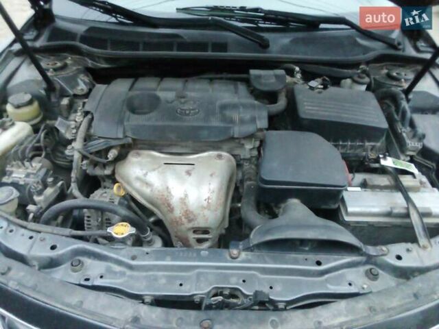 Сірий Тойота Камрі, об'ємом двигуна 2.5 л та пробігом 214 тис. км за 8900 $, фото 15 на Automoto.ua