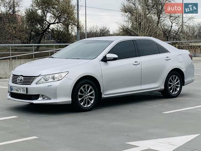 Серый Тойота Камри, объемом двигателя 2.49 л и пробегом 196 тыс. км за 12300 $, фото 27 на Automoto.ua