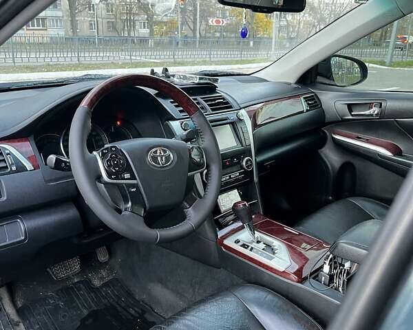 Серый Тойота Камри, объемом двигателя 2.49 л и пробегом 155 тыс. км за 12500 $, фото 20 на Automoto.ua