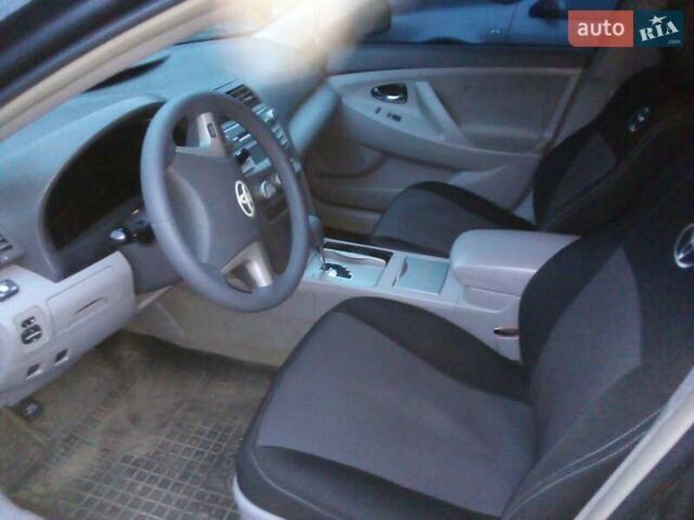 Сірий Тойота Камрі, об'ємом двигуна 2.5 л та пробігом 214 тис. км за 8900 $, фото 8 на Automoto.ua